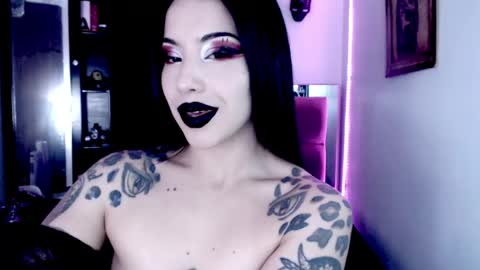 Snapshot of emearld_black chatting on 1, 5, 2026 Emerald Black online show from 1, 5, 2026