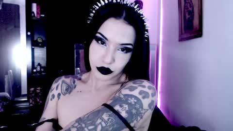 Snapshot of emearld_black chatting on 3, 5, 2026 Emerald Black online show from 3, 5, 2026