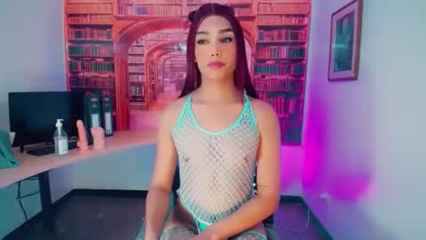 Snapshot of emeli_roushot chatting on 18, 2, 2026 Emeli online show from 18, 2, 2026