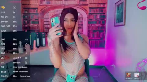 Snapshot of emeli_roushot chatting on 11, 3, 2026 Emeli online show from 11, 3, 2026