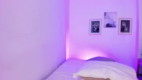 Snapshot of emelie_89 chatting on 7, 1, 2025 emelie_89 online show from 7, 1, 2025