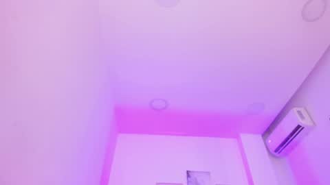 Snapshot of emelie_89 chatting on 12, 1, 2025 emelie_89 online show from 12, 1, 2025