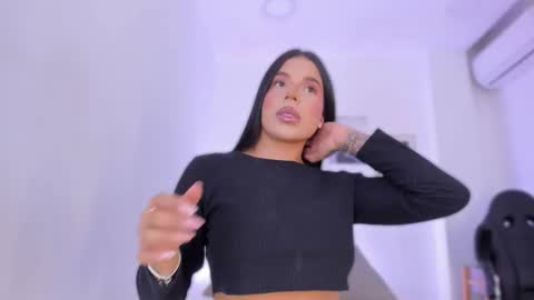 Snapshot of emelie_89 chatting on 25, 9, 2025 emelie_89 online show from 25, 9, 2025