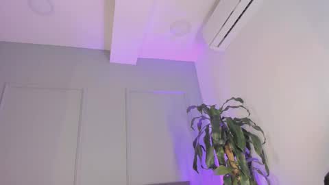 Snapshot of emelie_89 chatting on 28, 10, 2025 emelie_89 online show from 28, 10, 2025