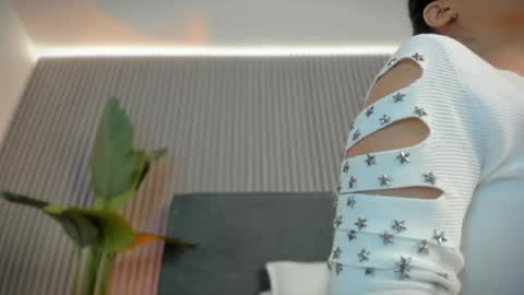 emelie_89 online show from 7, 4, 2026