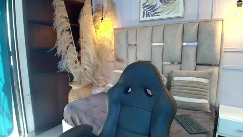 Snapshot of emelie_ch_ chatting on 19, 1, 2025 Emily online show from 19, 1, 2025