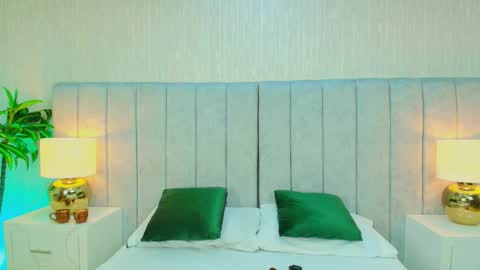 Emely  Antony online show from 2, 12, 2025