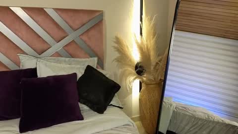 anyelii  online show from 22, 2, 2025