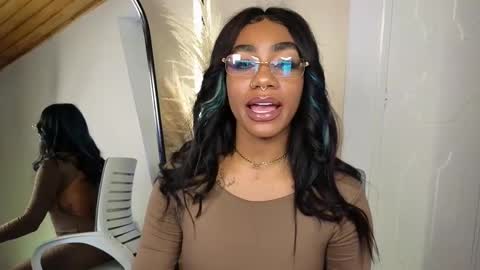 anyelii  online show from 12, 3, 2025