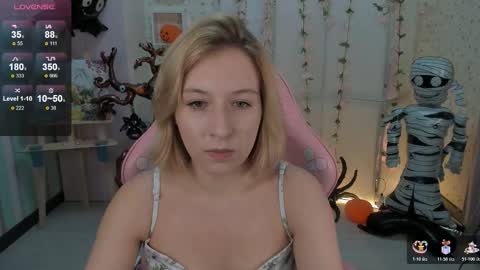 Snapshot of emely_garcias chatting on 2, 11, 2025 emelia online show from 2, 11, 2025