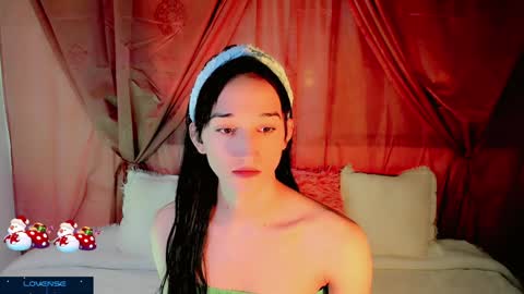 Emely Rous online show from 28, 12, 2024