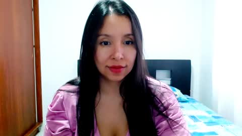 Snapshot of emely_sexx chatting on 12, 1, 2025 emely_sexx online show from 12, 1, 2025