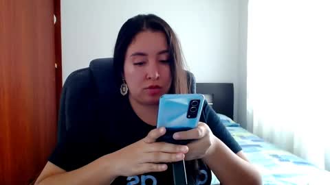 Snapshot of emely_sexx chatting on 8, 9, 2025 emely_sexx online show from 8, 9, 2025