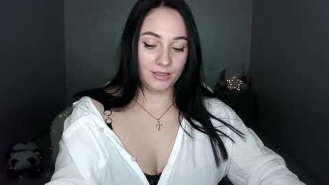 Emely online show from 2, 3, 2025