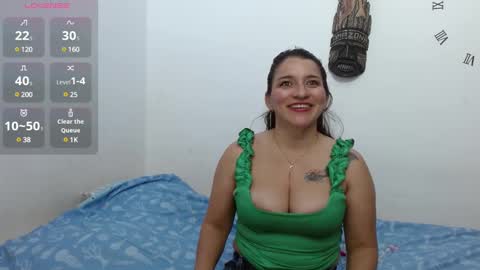 Snapshot of emelyross_ chatting on 1, 1, 2025 emely ross online show from 1, 1, 2025