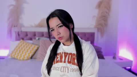 Emy online show from 8, 1, 2025