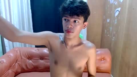 Snapshot of emerald_cummer chatting on 20, 12, 2025 emerald_cummer online show from 20, 12, 2025