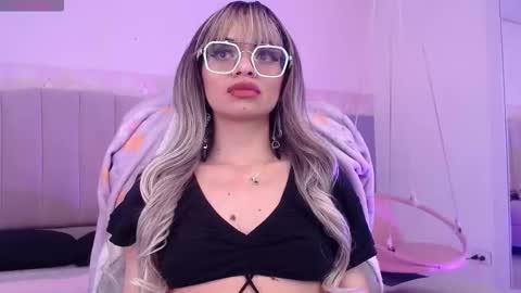 Snapshot of emerald_gh chatting on 26, 9, 2025 Danna online show from 26, 9, 2025