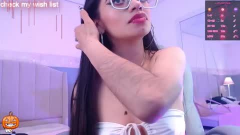 Snapshot of emerald_gh chatting on 9, 10, 2025 Danna online show from 9, 10, 2025