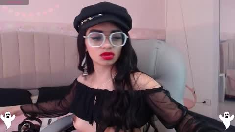 Snapshot of emerald_gh chatting on 15, 10, 2025 Danna online show from 15, 10, 2025
