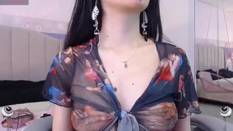Snapshot of emerald_gh chatting on 15, 10, 2025 Danna online show from 15, 10, 2025