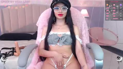 Snapshot of emerald_gh chatting on 16, 10, 2025 Danna online show from 16, 10, 2025