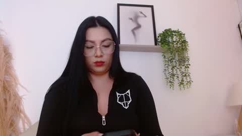 Snapshot of emi_carter chatting on 1, 10, 2025 emi_carter online show from 1, 10, 2025