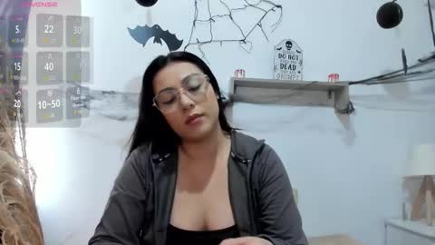 Snapshot of emi_carter chatting on 30, 10, 2025 emi_carter online show from 30, 10, 2025