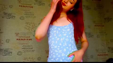 Snapshot of emi_less chatting on 15, 9, 2025 Emi online show from 15, 9, 2025