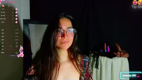 Emmily Roberts online show from 28, 10, 2025