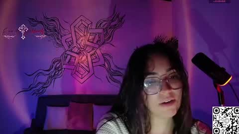 Snapshot of emi_roberts chatting on 17, 6, 2026 Emmily Roberts online show from 17, 6, 2026