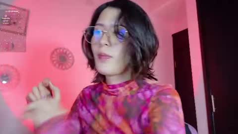Snapshot of emicute_ chatting on 13, 6, 2026 online show from 13, 6, 2026
