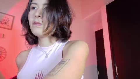 Snapshot of emicute_ chatting on 17, 6, 2026 online show from 17, 6, 2026