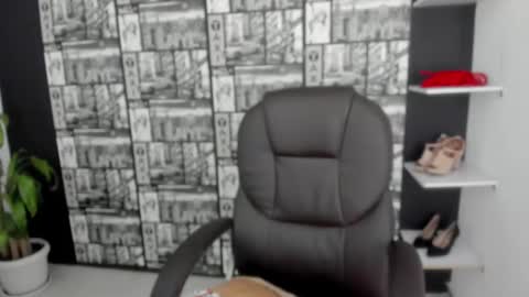 Emilia Gomez online show from 10, 2, 2025