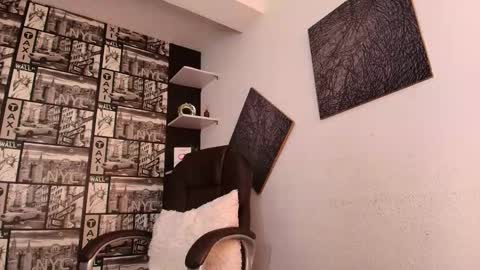 Emilia Gomez online show from 27, 11, 2025