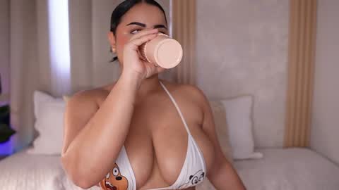    online show from 25, 12, 2024