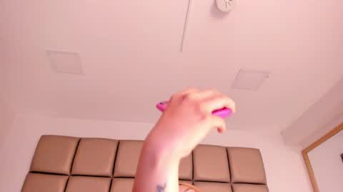 EMILY ROBERTS online show from 14, 1, 2025