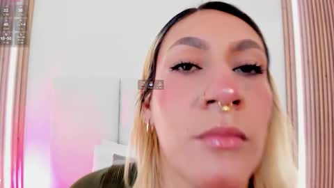 EMILY ROBERTS online show from 17, 3, 2026