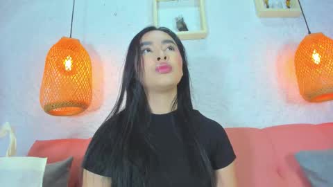 Snapshot of emiily_s chatting on 1, 11, 2025 Emily online show from 1, 11, 2025