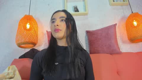 Snapshot of emiily_s chatting on 11, 11, 2025 Emily online show from 11, 11, 2025