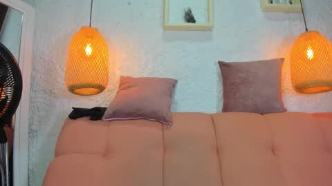 Snapshot of emiily_s chatting on 3, 12, 2025 Emily online show from 3, 12, 2025