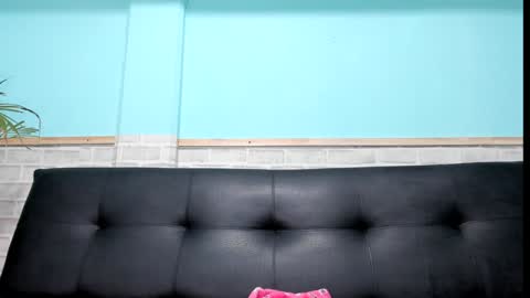Snapshot of emiily_smile chatting on 8, 1, 2025 Emily online show from 8, 1, 2025