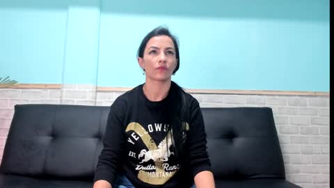 Snapshot of emiily_smile chatting on 21, 1, 2025 Emily online show from 21, 1, 2025