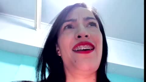 Snapshot of emiily_smile chatting on 1, 3, 2025 Emily online show from 1, 3, 2025
