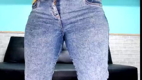 Snapshot of emiily_smile chatting on 6, 3, 2025 Emily online show from 6, 3, 2025