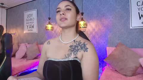 Snapshot of emiily_w1 chatting on 7, 2, 2025 Emily online show from 7, 2, 2025