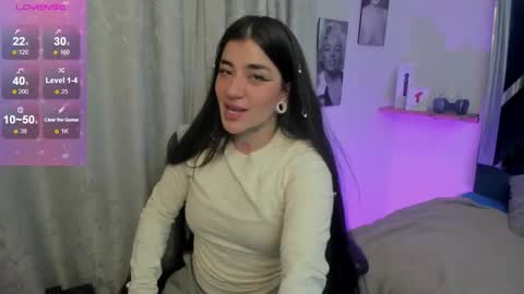 Snapshot of emilayton_ chatting on 19, 12, 2024 emilayton_ online show from 19, 12, 2024