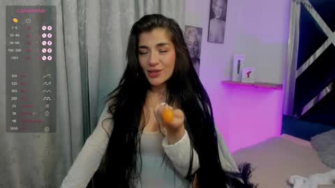 Snapshot of emilayton_ chatting on 19, 2, 2025 emilayton_ online show from 19, 2, 2025