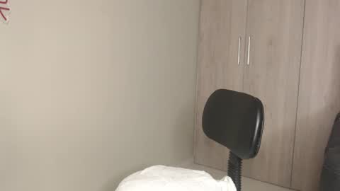 Snapshot of emile_239 chatting on 2, 10, 2025 emile_239 online show from 2, 10, 2025