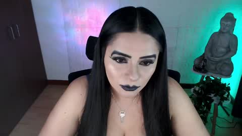 Snapshot of emili_evans_ chatting on 21, 4, 2026 POWERFULL GODDESS EMILI online show from 21, 4, 2026
